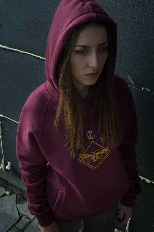 lonis_tattoo_hoodie_red1